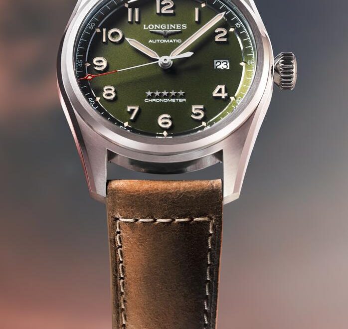 Online replica watches become distinctive with green colored dials.